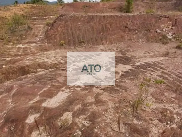 Terreno com 1806m², à venda, no bairro Centro em Canelinha