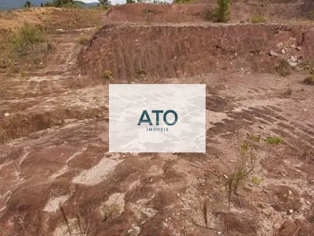 Terreno com 1806m², à venda, no bairro Centro em Canelinha