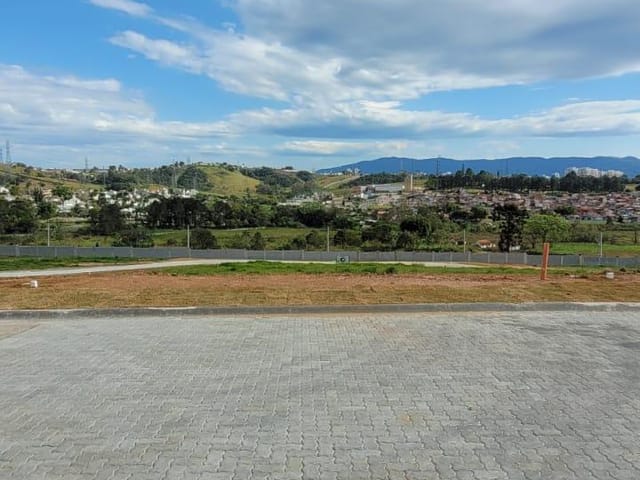 Terreno com 300m², à venda, no bairro Vila Caputera em Mogi das Cruzes