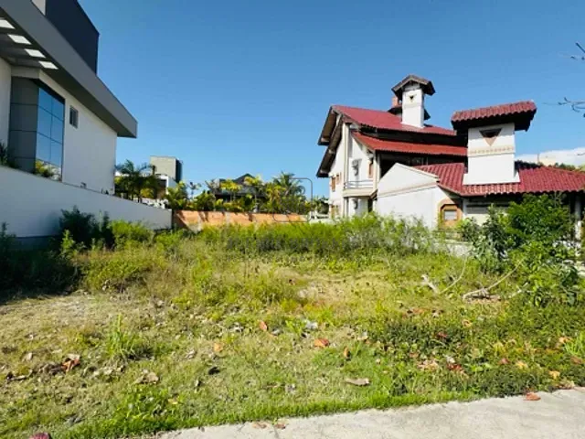 Terreno com 450m², à venda, no bairro Jurerê Internacional em Florianópolis