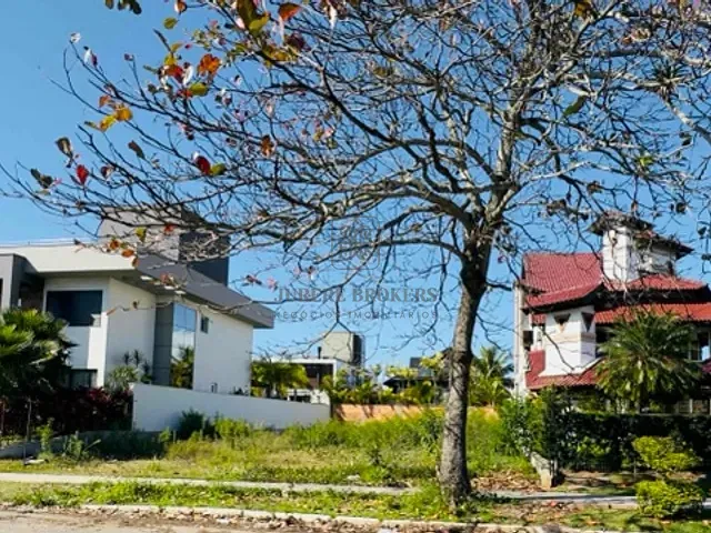 Terreno com 450m², à venda, no bairro Jurerê Internacional em Florianópolis