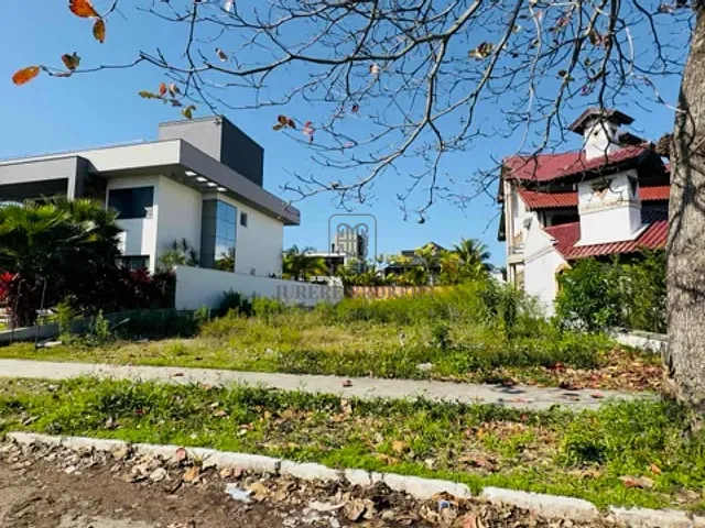 Terreno com 450m², à venda, no bairro Jurerê Internacional em Florianópolis