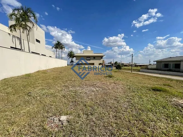 Terreno com 862m², à venda, no bairro Monte Alegre em Vinhedo