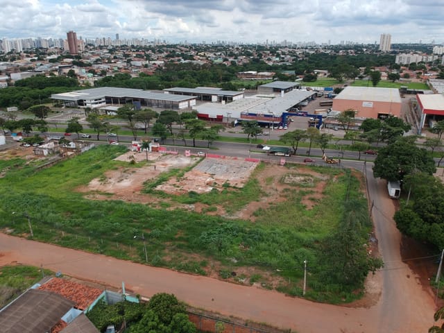 Terreno com 7739m², à venda, no bairro Parque Oeste Industrial em Goiânia
