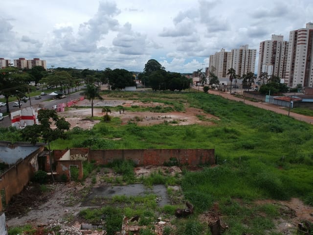 Terreno com 7739m², à venda, no bairro Parque Oeste Industrial em Goiânia