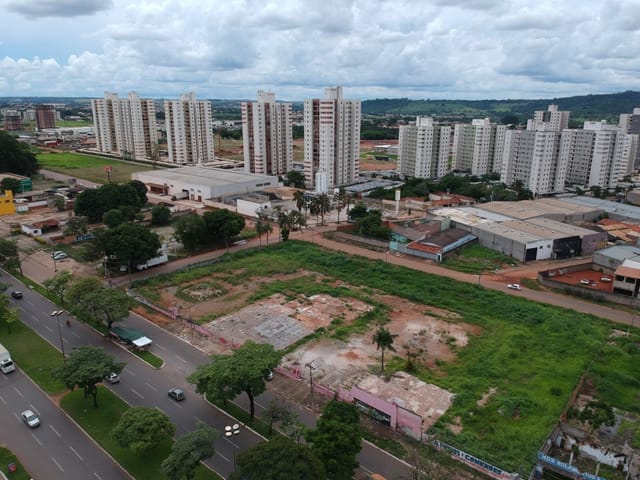 Terreno com 7739m², à venda, no bairro Parque Oeste Industrial em Goiânia