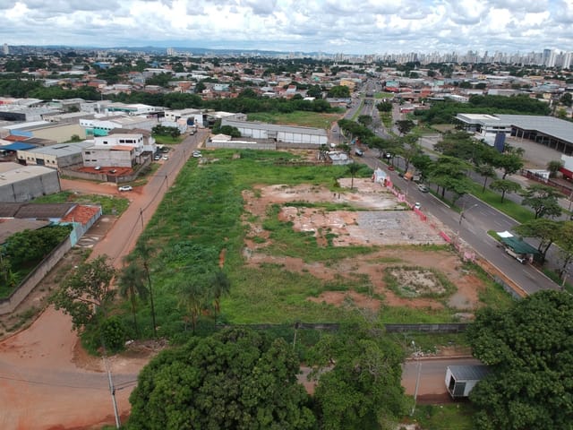 Terreno com 7739m², à venda, no bairro Parque Oeste Industrial em Goiânia