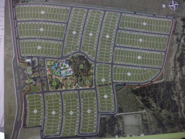 Terreno com 303m², à venda, no bairro Vila Guanabara em Birigui