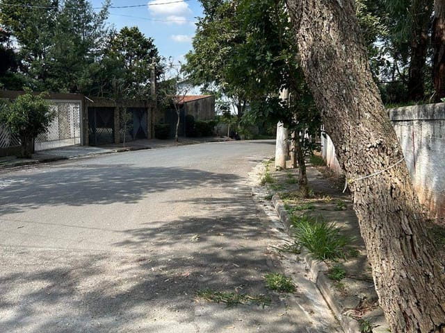 Terreno com 700m², à venda, no bairro Parque dos Príncipes em São Paulo