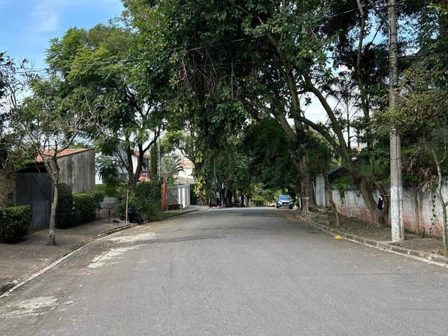 Terreno com 700m², à venda, no bairro Parque dos Príncipes em São Paulo