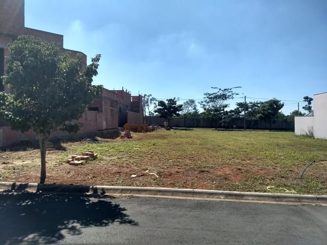 Terreno com 250m², à venda, no bairro Vila Morro do Castanho em Cosmópolis