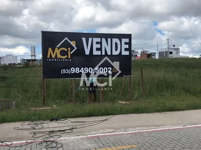 Terreno à venda, no bairro Três Vendas em Pelotas