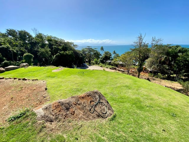 Terreno com 2326m², à venda, no bairro Ponta das Canas em Ilhabela