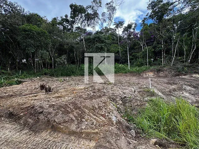 Terreno com 603m², à venda, no bairro Albuquerque em Teresópolis