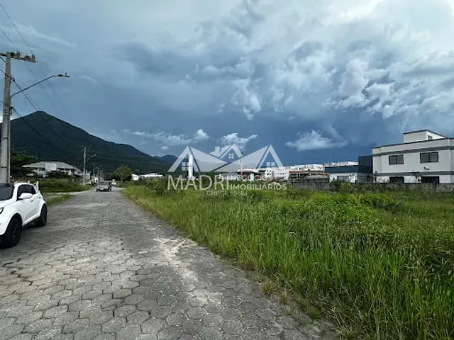 Terreno com 300m², à venda, no bairro Guarda do Cubatão em Palhoça