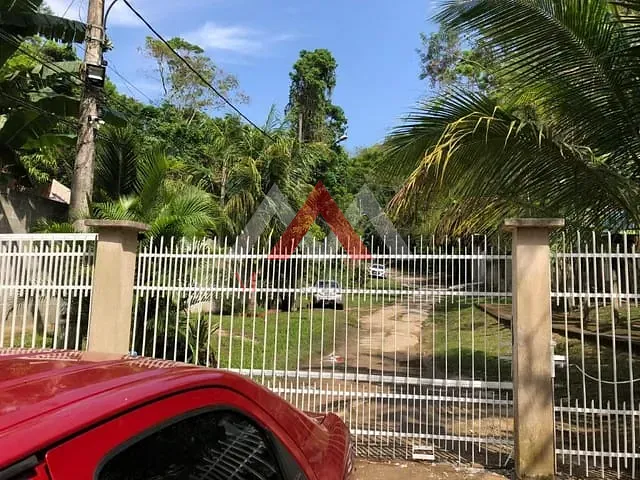 Terreno com 1910m², à venda, no bairro Itaipu em Niterói