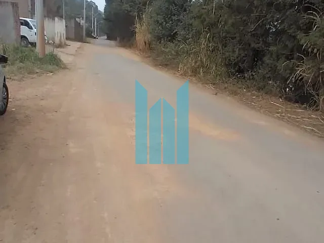 Terreno à venda, no bairro Morada dos Pássaros em Poços de Caldas