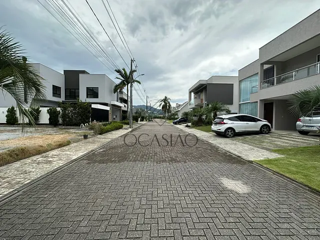 Terreno com 304m², à venda, no bairro Barra em Balneário Camboriú
