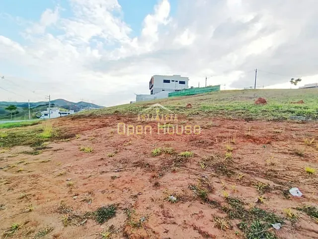 Terreno com 435m², à venda, no bairro Casa de Pedra em Volta Redonda