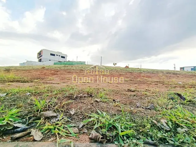Terreno com 435m², à venda, no bairro Casa de Pedra em Volta Redonda