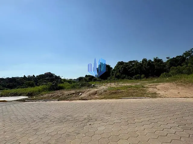 Terreno com 450m², à venda, no bairro Centro em Camboriú