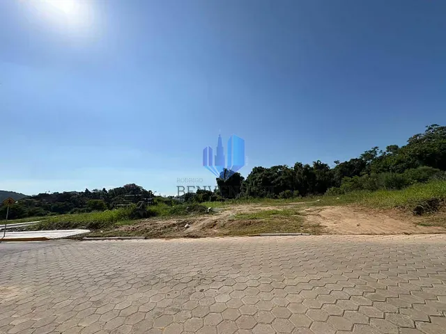Terreno com 450m², à venda, no bairro Centro em Camboriú