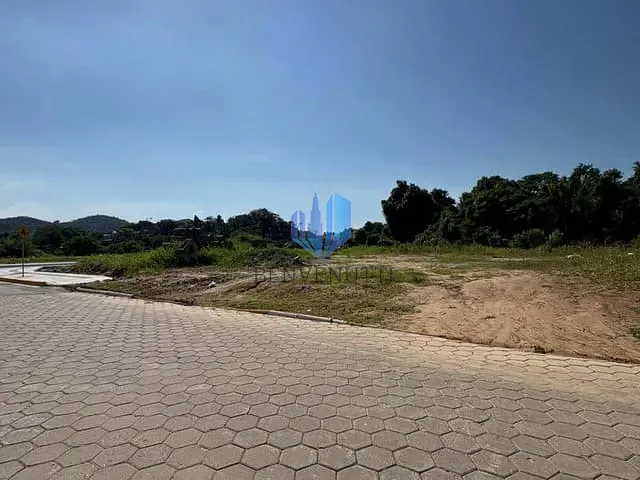 Terreno com 450m², à venda, no bairro Centro em Camboriú