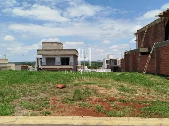 Terreno com 313m², à venda, no bairro Jardins Capri em Senador Canedo