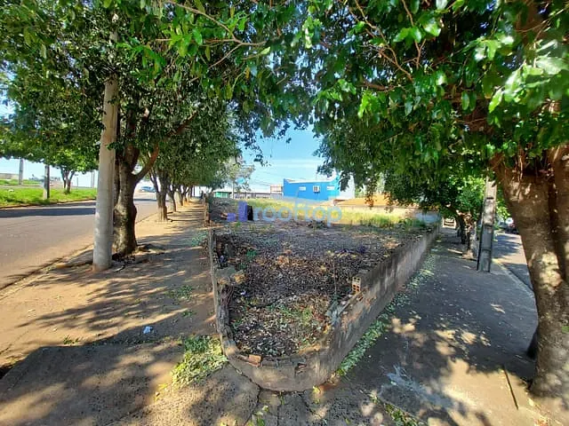 Terreno com 387m², à venda, no bairro JD. SANTA FÉ em Presidente Prudente