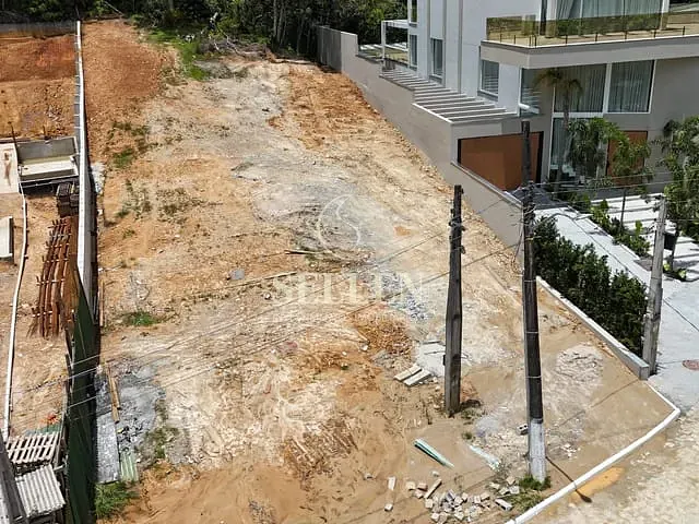 Terreno com 1080m², à venda, no bairro Ariribá em Balneário Camboriú