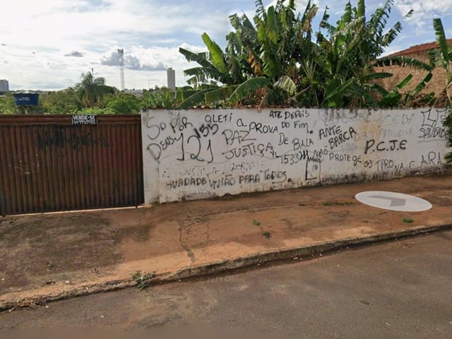 Terreno com 1048m², à venda, no bairro José Estevam em Jataí