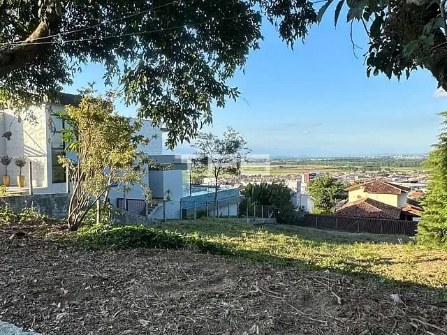 Terreno com 800m², à venda, no bairro São Dimas em Guaratinguetá
