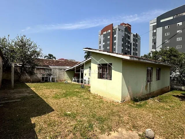Terreno com 576m², à venda, no bairro Centro em Araucária