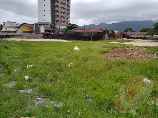 Terreno com 2264m², à venda, no bairro Vilamar em Praia Grande