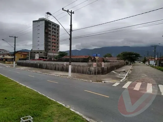 Terreno com 2264m², à venda, no bairro Vilamar em Praia Grande