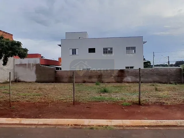 Terreno com 381m², à venda, no bairro Residencial dos Imigrantes em Holambra