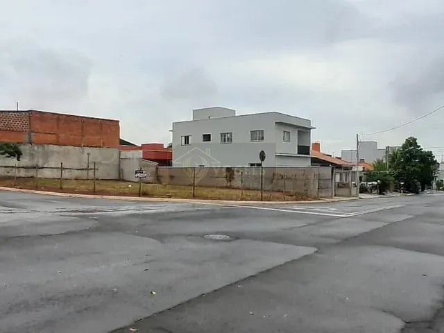 Terreno com 381m², à venda, no bairro Residencial dos Imigrantes em Holambra