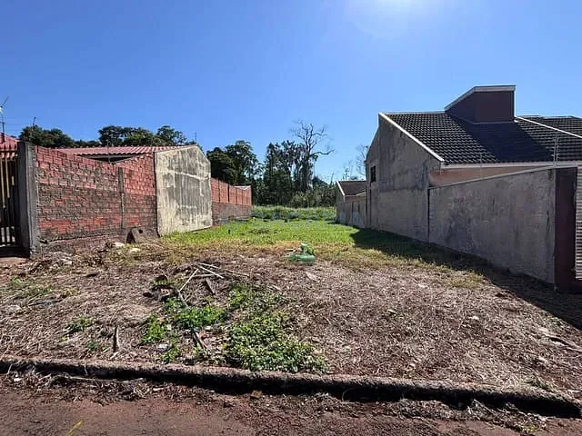 Terreno com 200m², à venda, no bairro Residencial Parque da Raposa III em Apucarana