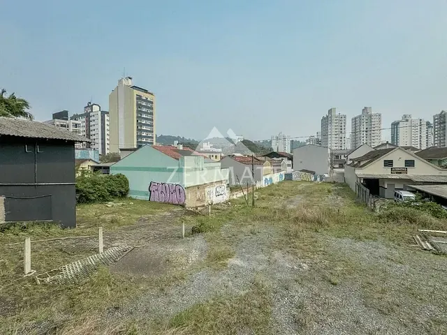 Terreno com 1403m², à venda, no bairro Victor Konder em Blumenau
