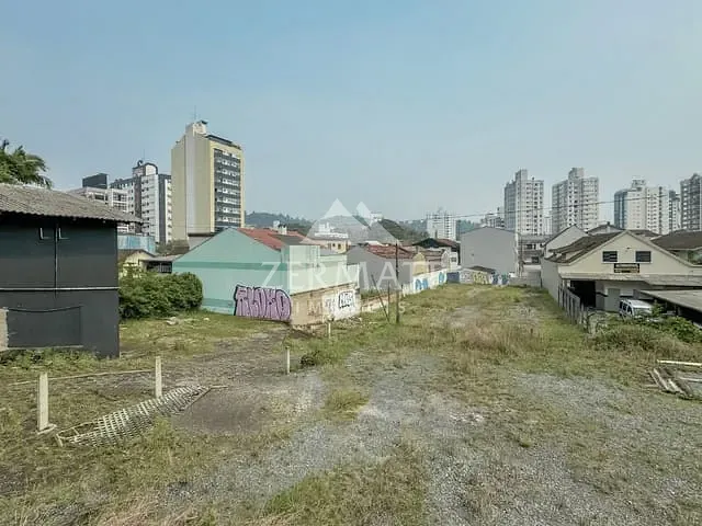 Terreno com 1403m², à venda, no bairro Victor Konder em Blumenau