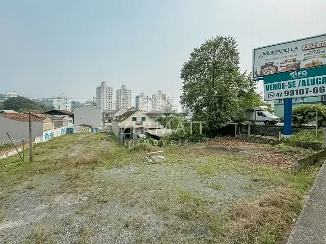 Terreno com 1403m², à venda, no bairro Victor Konder em Blumenau
