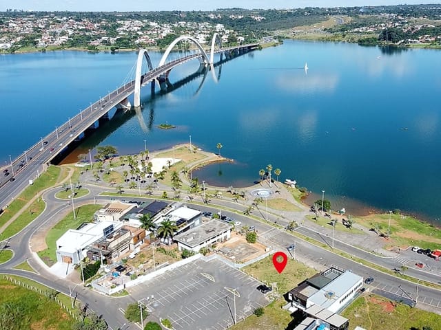 Foto do Terreno - SCES LOTES 33 e 35 TRECHO 2 ASA SUL | Beira Lago | Comercial | Vista para a ponte JK | ALPHA BRASILIA A IMÓVEIS LTDA.