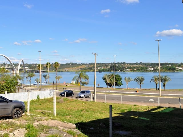 Foto do Terreno - SCES LOTES 33 e 35 TRECHO 2 ASA SUL | Beira Lago | Comercial | Vista para a ponte JK | ALPHA BRASILIA A IMÓVEIS LTDA.