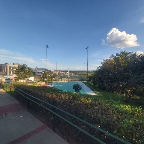 Terreno com 300m², à venda, no bairro Jardins Bolonha em Senador Canedo