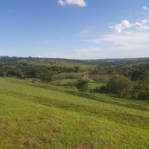 Terreno com 300m², à venda, no bairro Jardins Bolonha em Senador Canedo