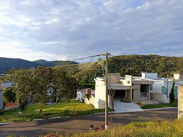 Terreno com 420m², à venda, no bairro Grama em Juiz de Fora