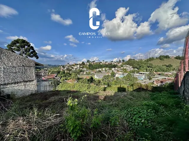 Terreno com 400m², à venda, no bairro Vila Suiça em Campos Do Jordão