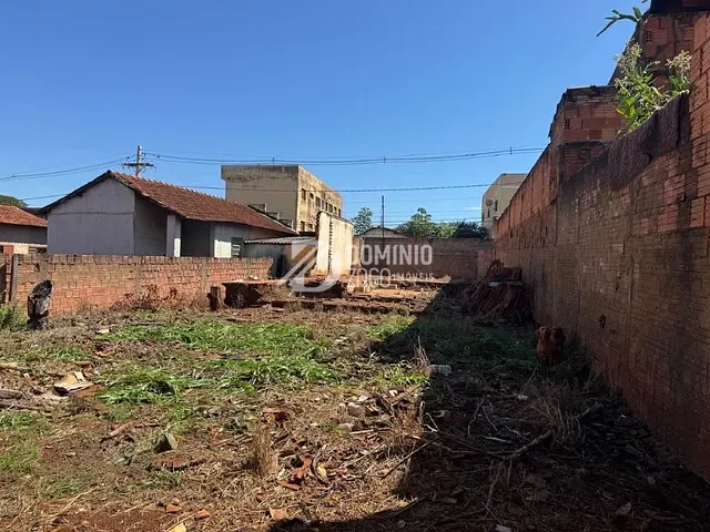 Terreno com 600m², à venda, no bairro Vila Militar em Uberaba