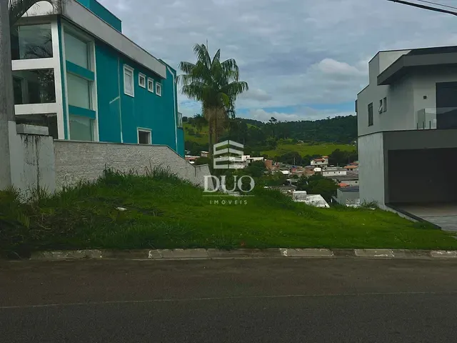 Terreno com 320m², à venda, no bairro Suru em Santana de Parnaíba