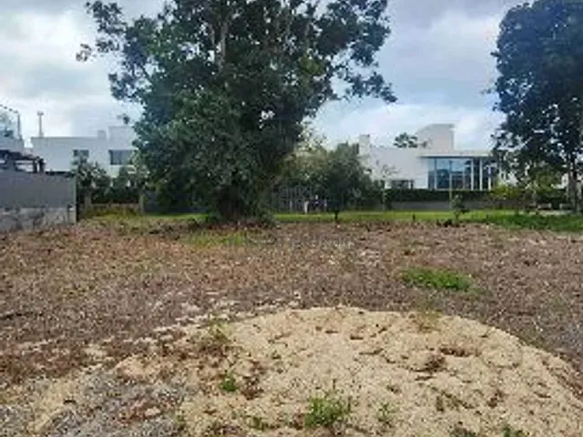 Terreno com 701m², à venda, no bairro Jurerê Internacional em Florianópolis